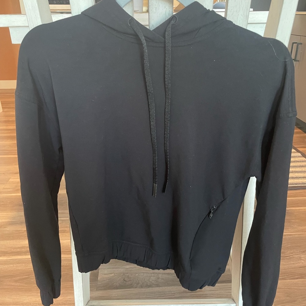 Black Lululemon sweatshirt